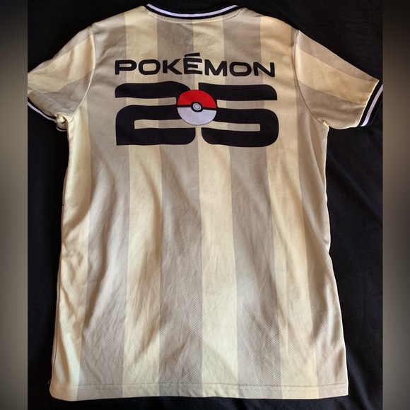 Pokémon jersey - Picture 2 of 3